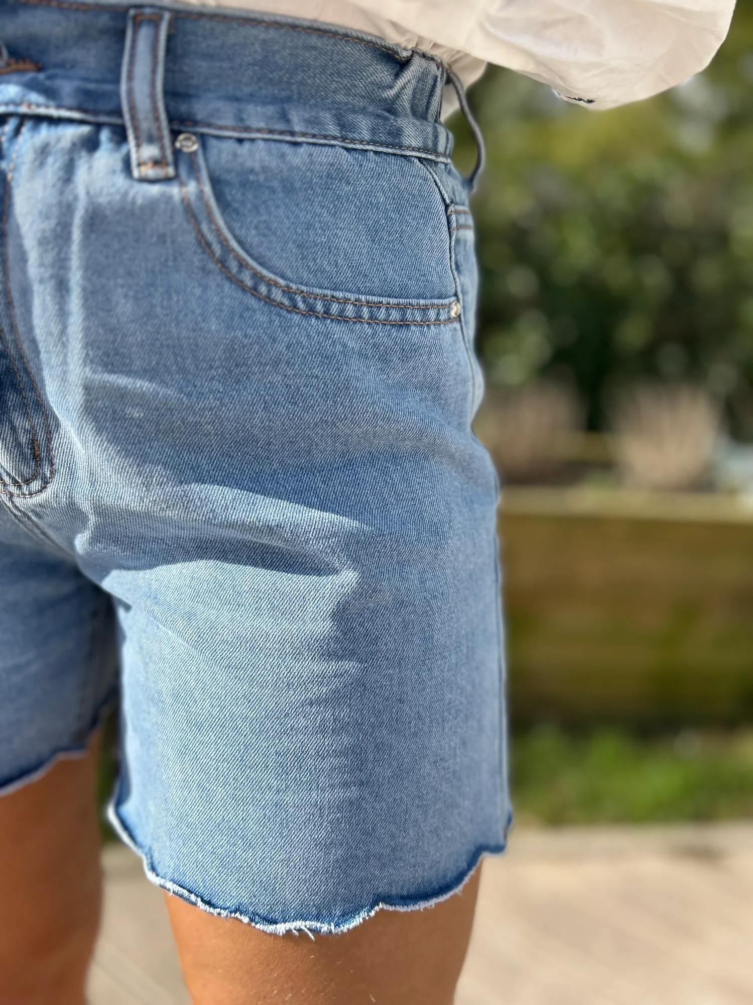 Amelia Scallop Denim Shorts - Image 4