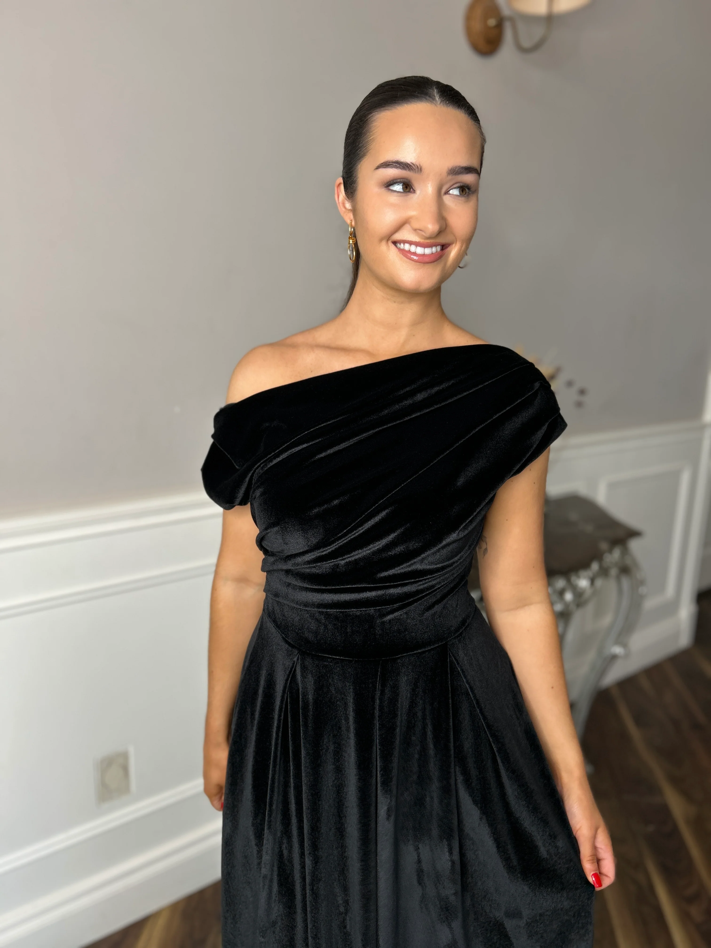 Betty Velvet Dress Black - Image 4