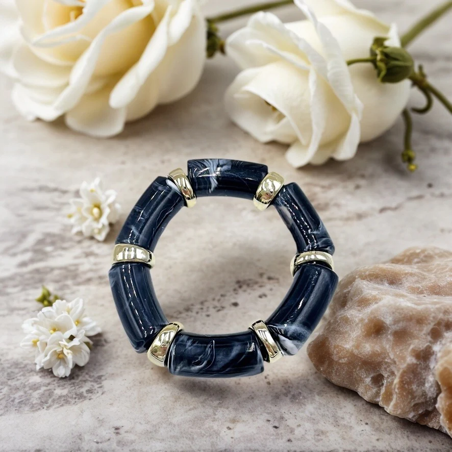 Black Resin Bangle - Image 4