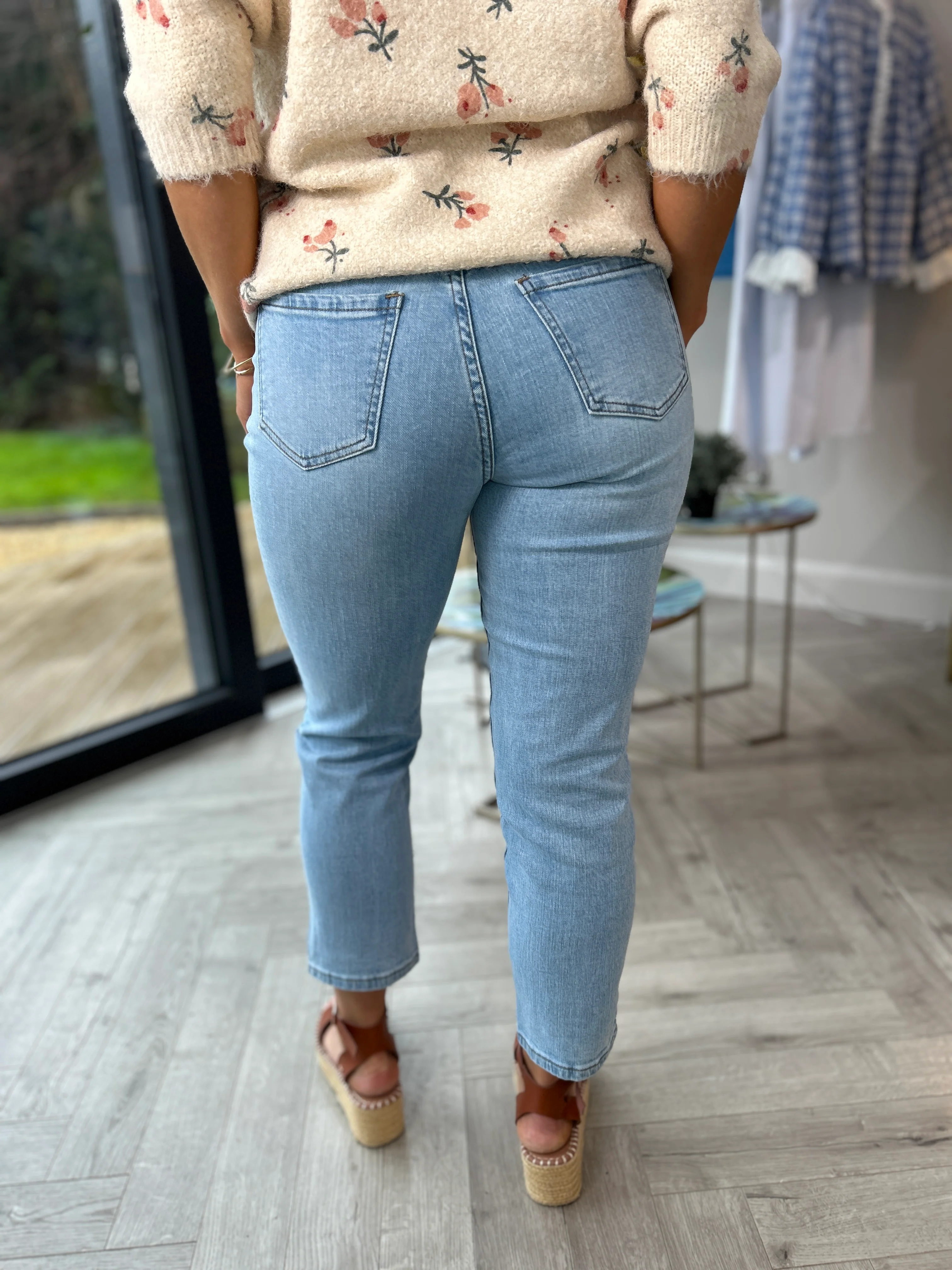 Cassidy Mom Jeans - Image 3
