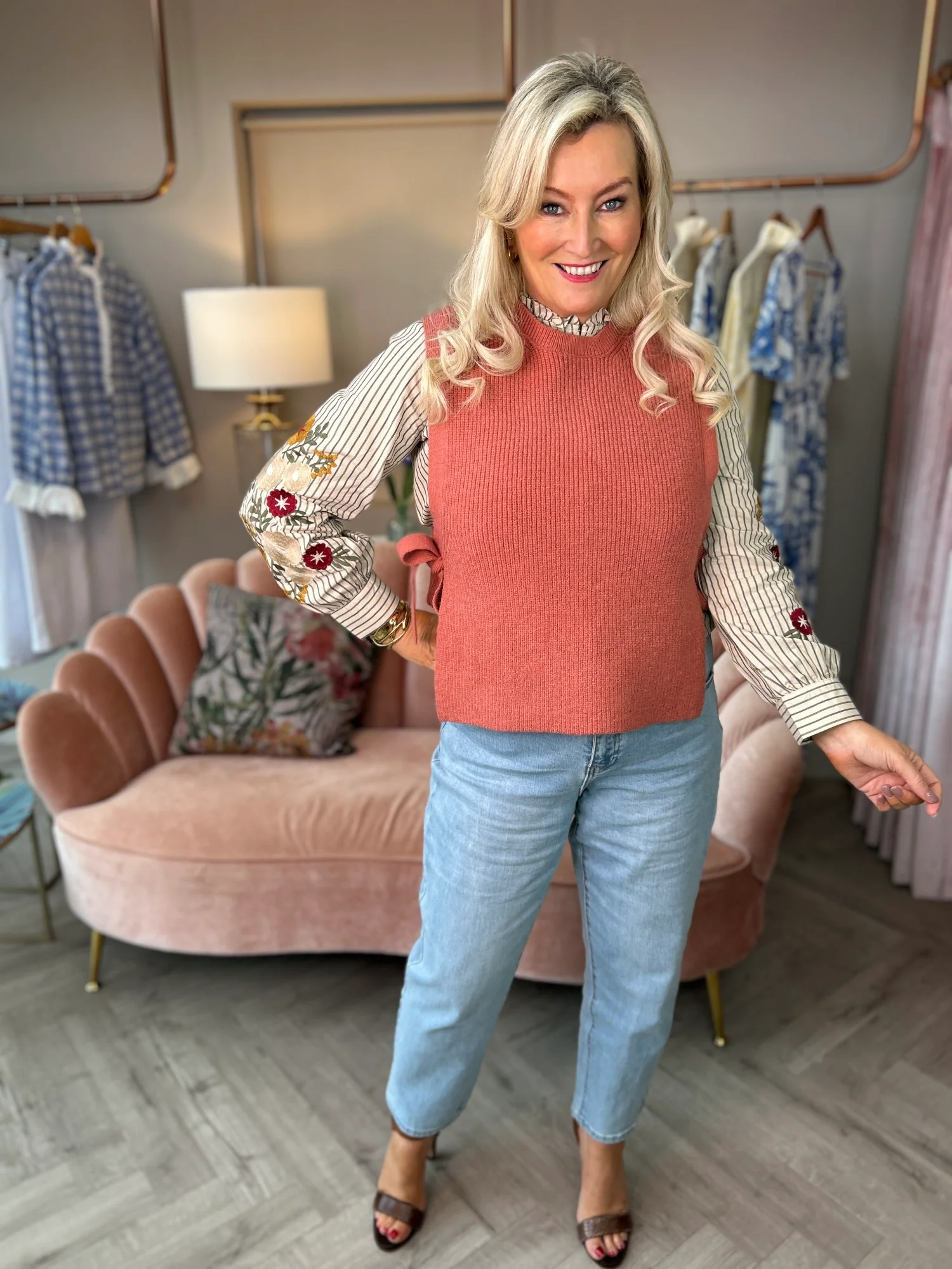 Cassidy Mom Jeans - Image 9