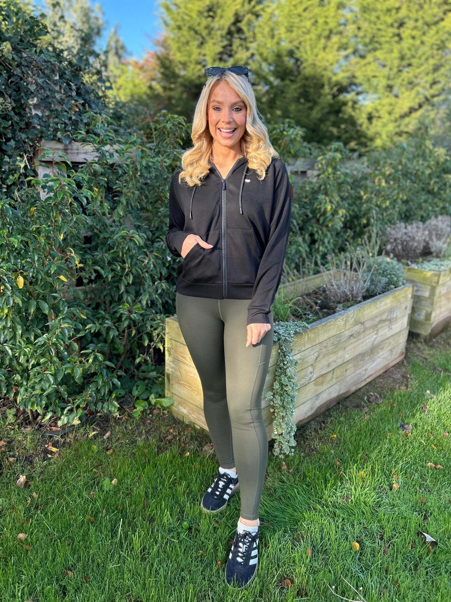 Madison Hoodie Black - Image 5
